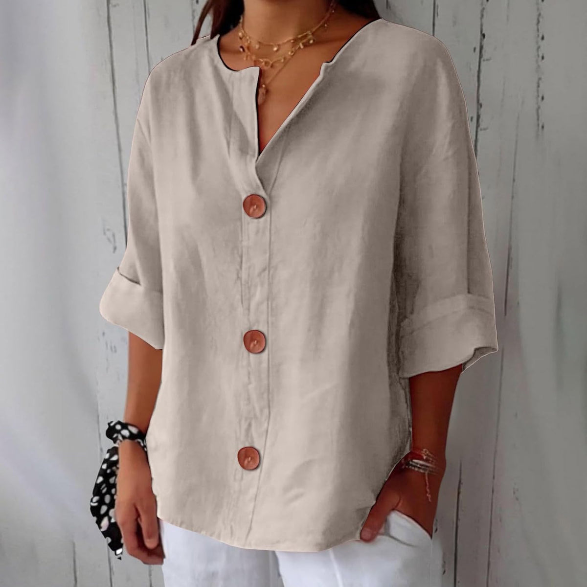 Dámská halenka oversize s výstřihem do V a vyhrnutým rukávem 3/4