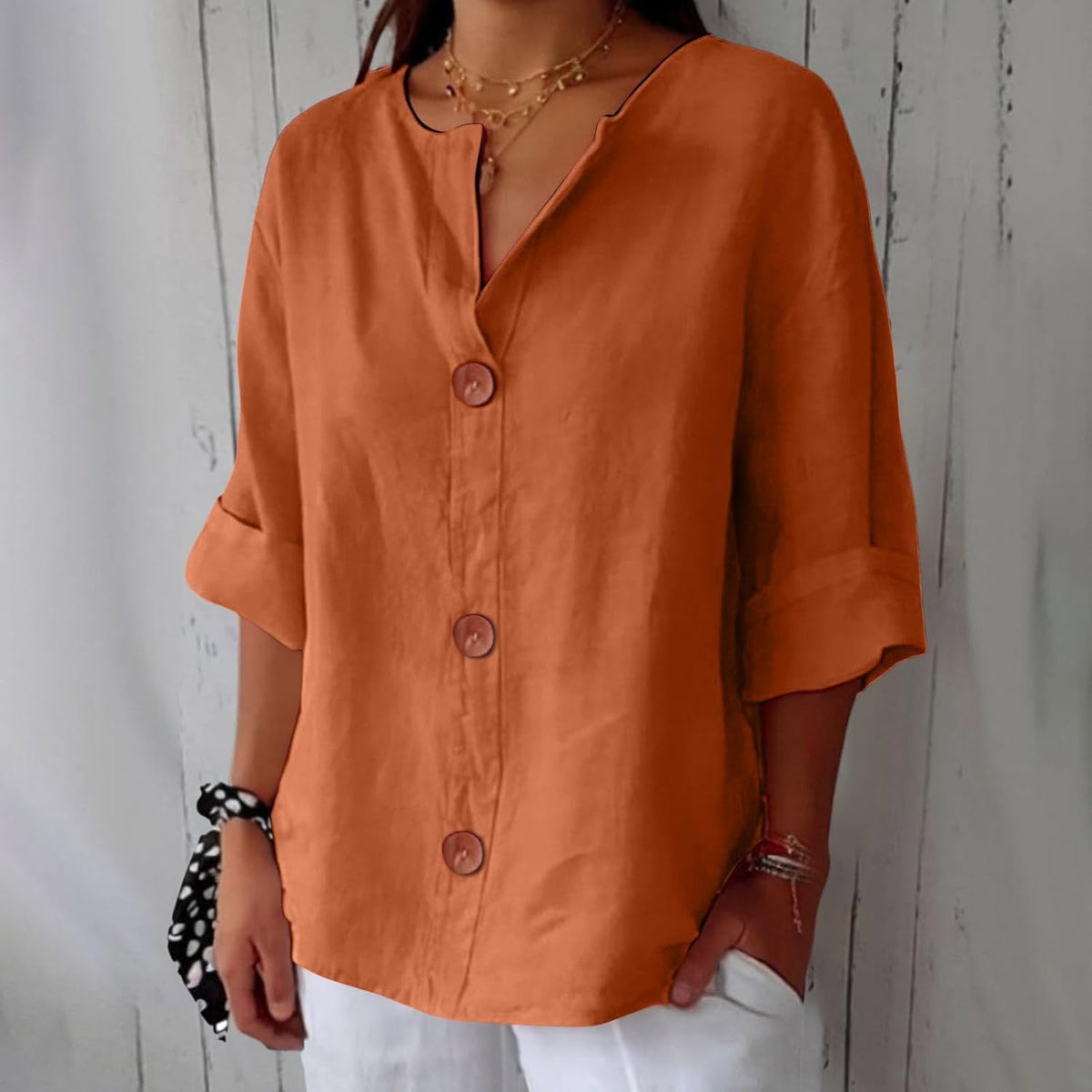 Dámská halenka oversize s výstřihem do V a vyhrnutým rukávem 3/4