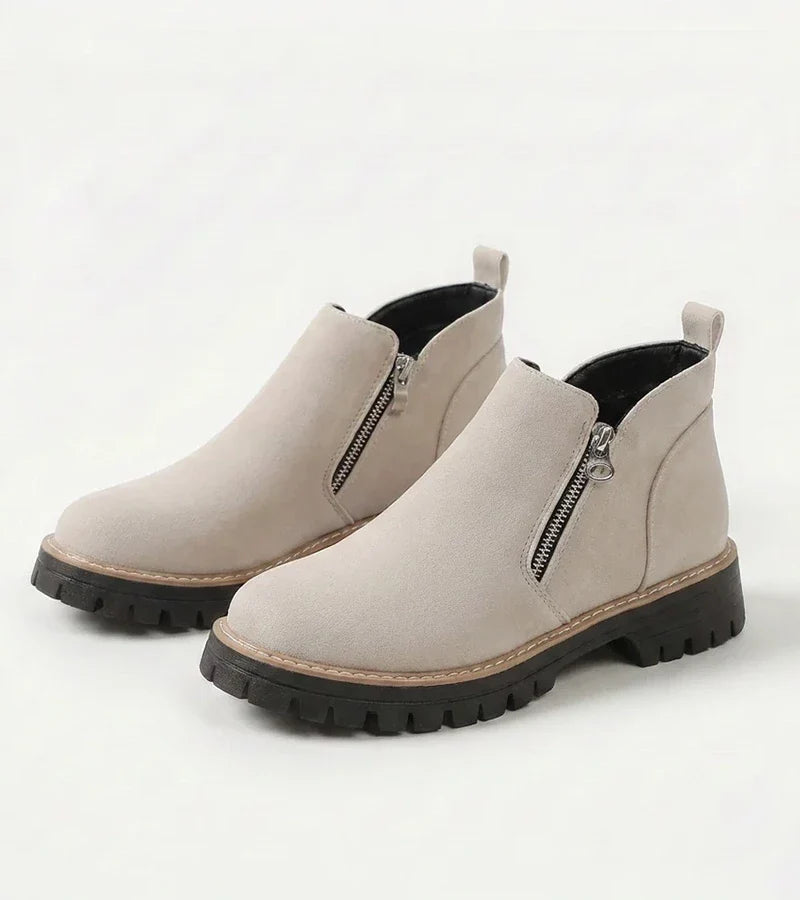Damskie botki za kostkę z bocznym zamkiem, okrągłym noskiem i bieżnikowaną podeszwą