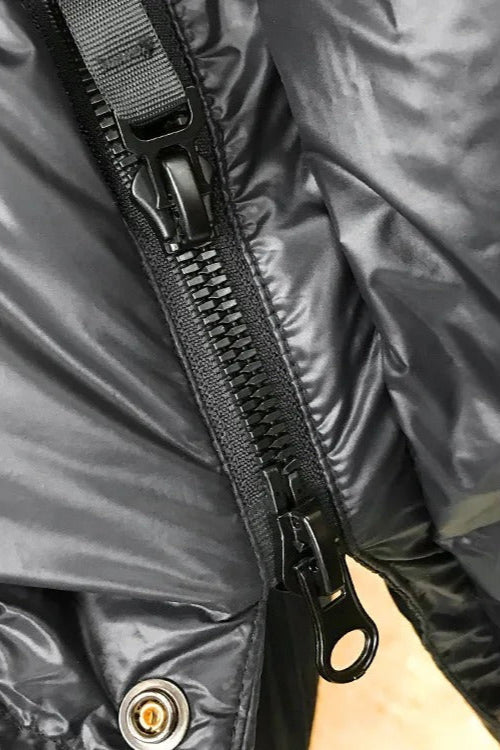 Dámský dlouhý prošívaný kabát s kapucí, černý