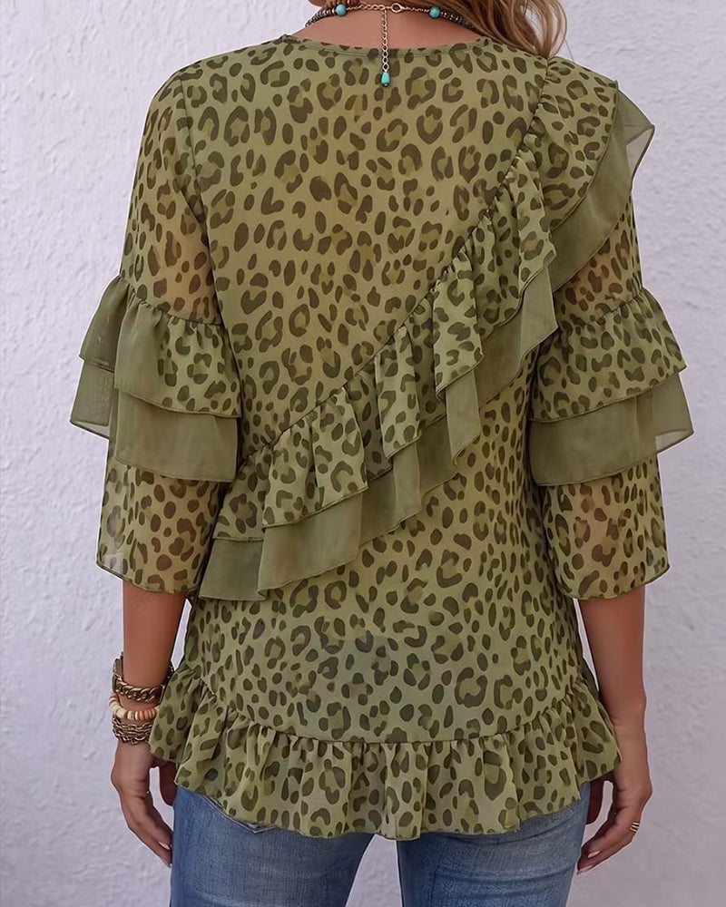Dámská halenka s leopardím vzorem, volánem a výstřihem do V