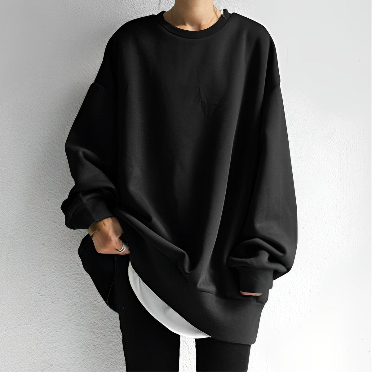 Damski sweter oversize z okrągłym dekoltem i długimi rękawami