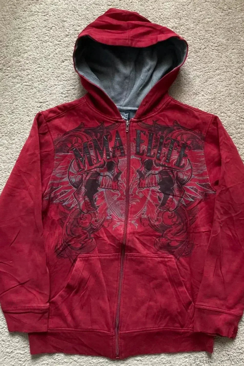 Bluza z kapturem, zamkiem błyskawicznym, kieszeniami i dużym nadrukiem