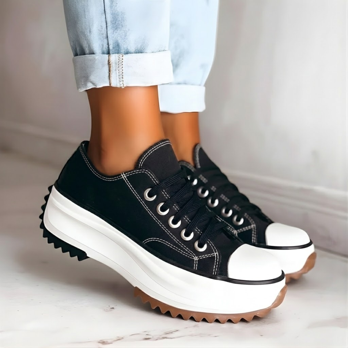 Damskie sneakersy na platformie z kontrastowym noskiem