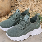 Damskie sneakersy sznurowane z ażurową cholewką i grubą podeszwą