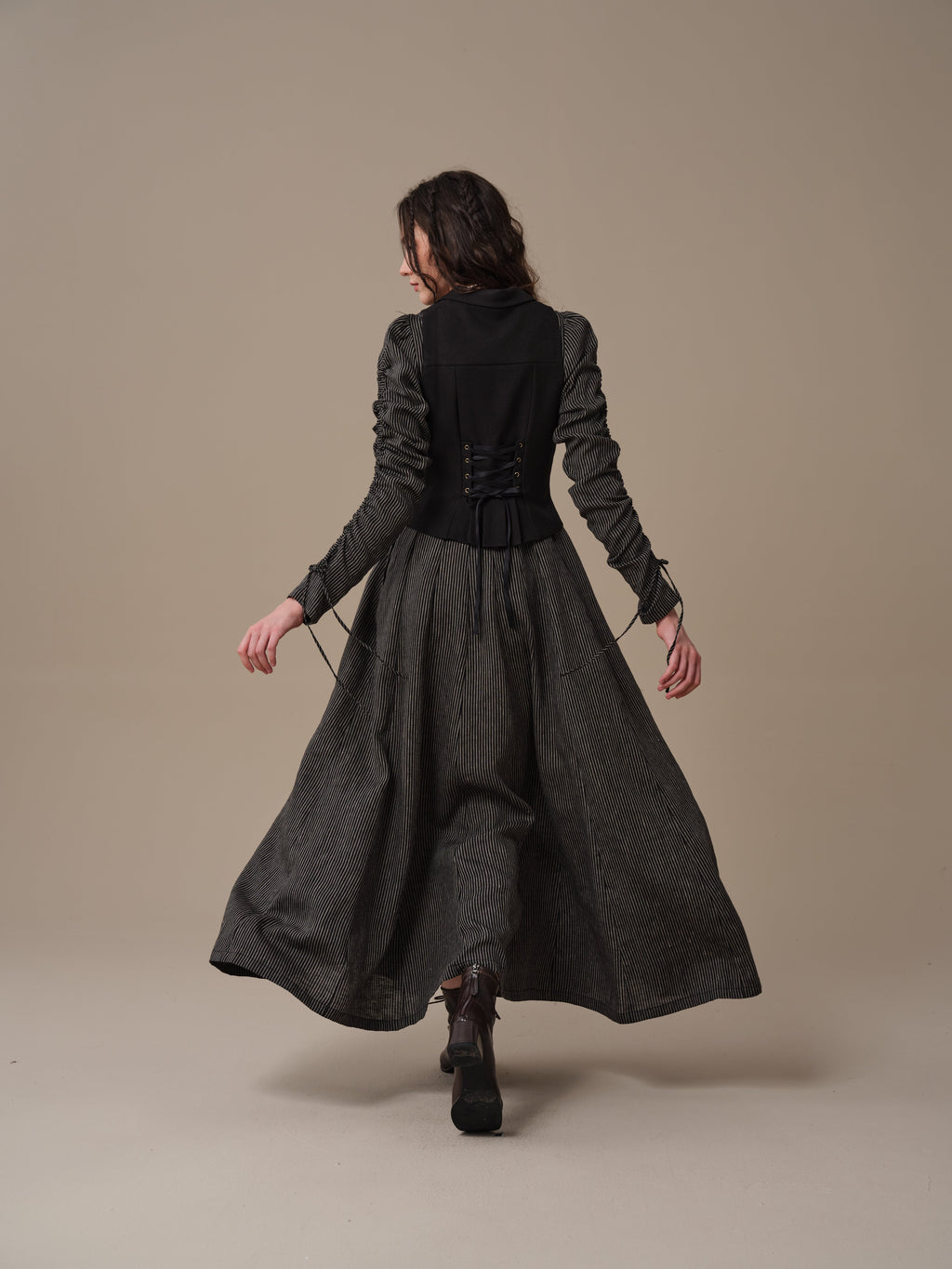 Női fekete kétsoros mellény hajtókával