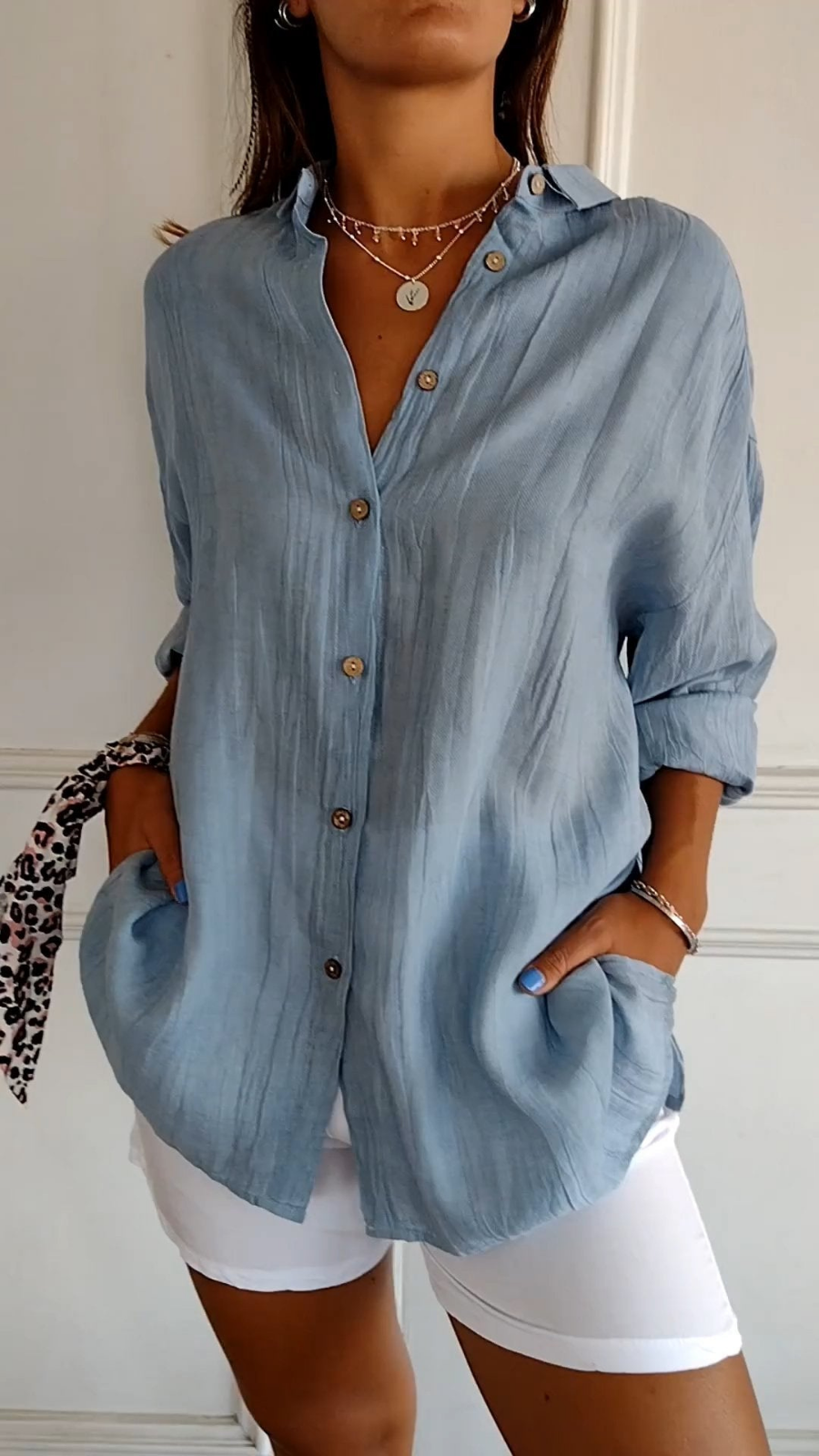 Dámská košile oversize s límcem a zapínáním na knoflíky