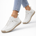Damskie sneakersy na platformie ze sznurowaniem i zaokrąglonym noskiem