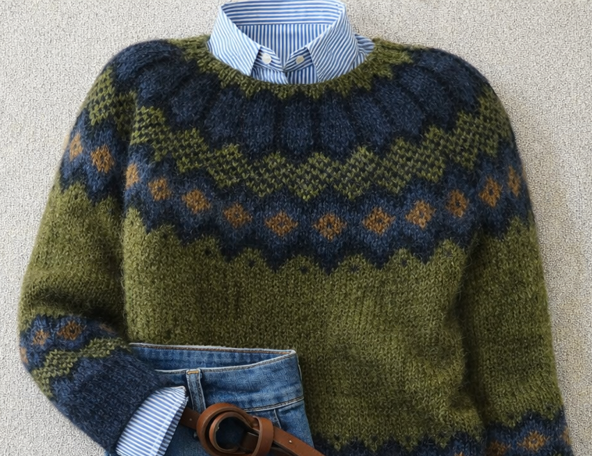 Damski sweter dzianinowy z geometrycznym wzorem w zieleni i granacie