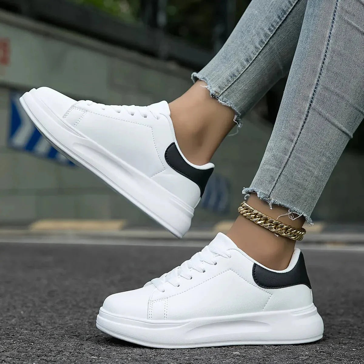 Damskie sneakersy sportowe sznurowane na grubej podeszwie