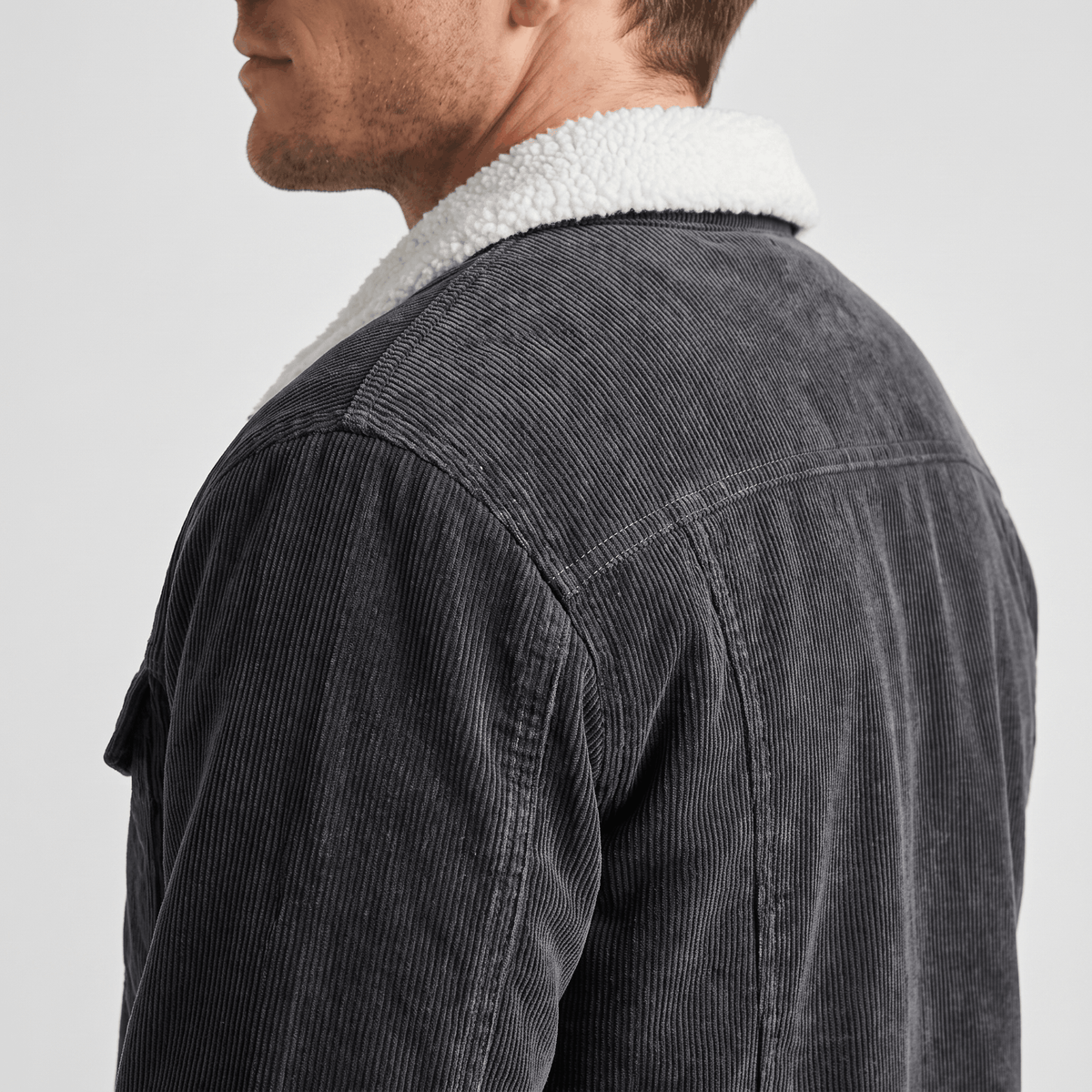 Men's Corduroy Jacket With Collar and Pockets