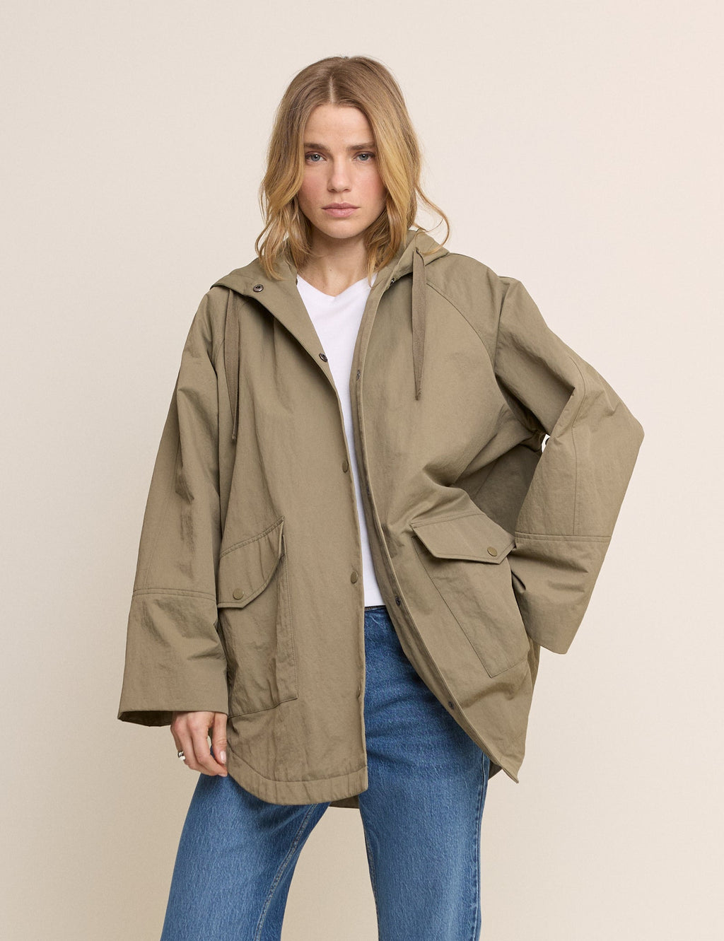 Női parka kapucnival, zsebekkel, khaki