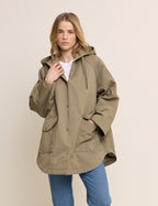 Női parka kapucnival, zsebekkel, khaki
