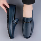 Férfi mokaszin díszpánttal és varrásokkal