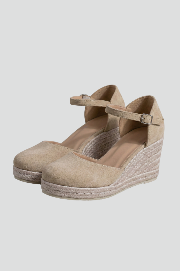 Damskie Buty na Koturnie z Zamkniętym Noskiem i Paskiem na Kostkę