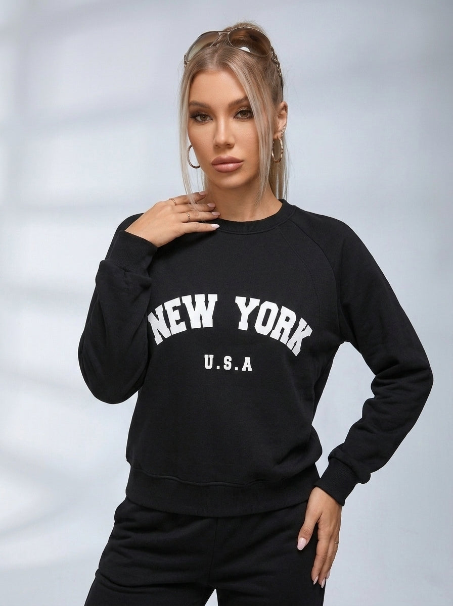 Női fekete melegítőfelső New York felirattal, kerek nyakkivágással