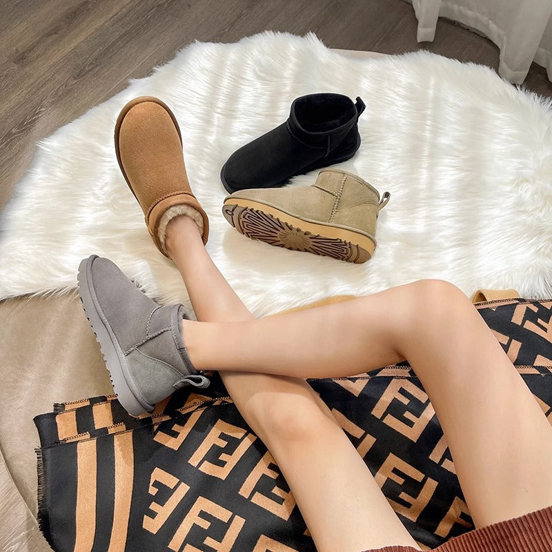 Krótkie damskie buty zimowe z płaską podeszwą i zaokrąglonym noskiem