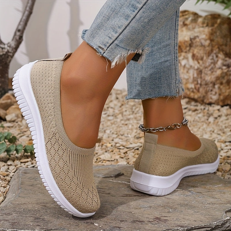 Damskie sneakersy wsuwane z dzianinową cholewką i profilowaną podeszwą
