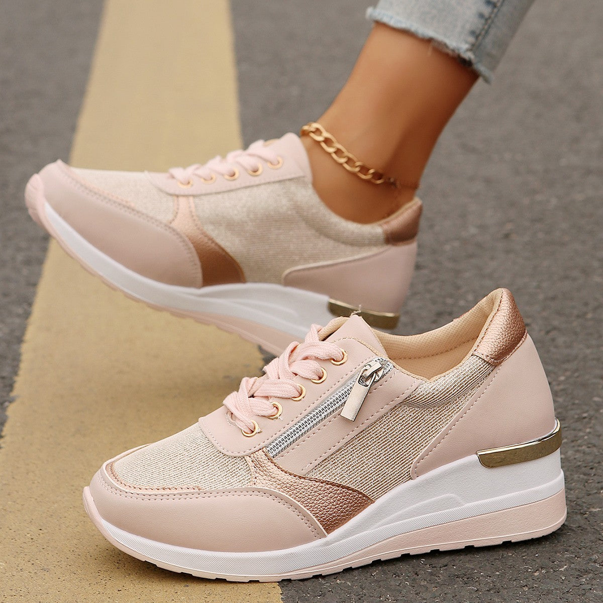 Damskie sneakersy na platformie ze sznurowaniem i bocznym zamkiem