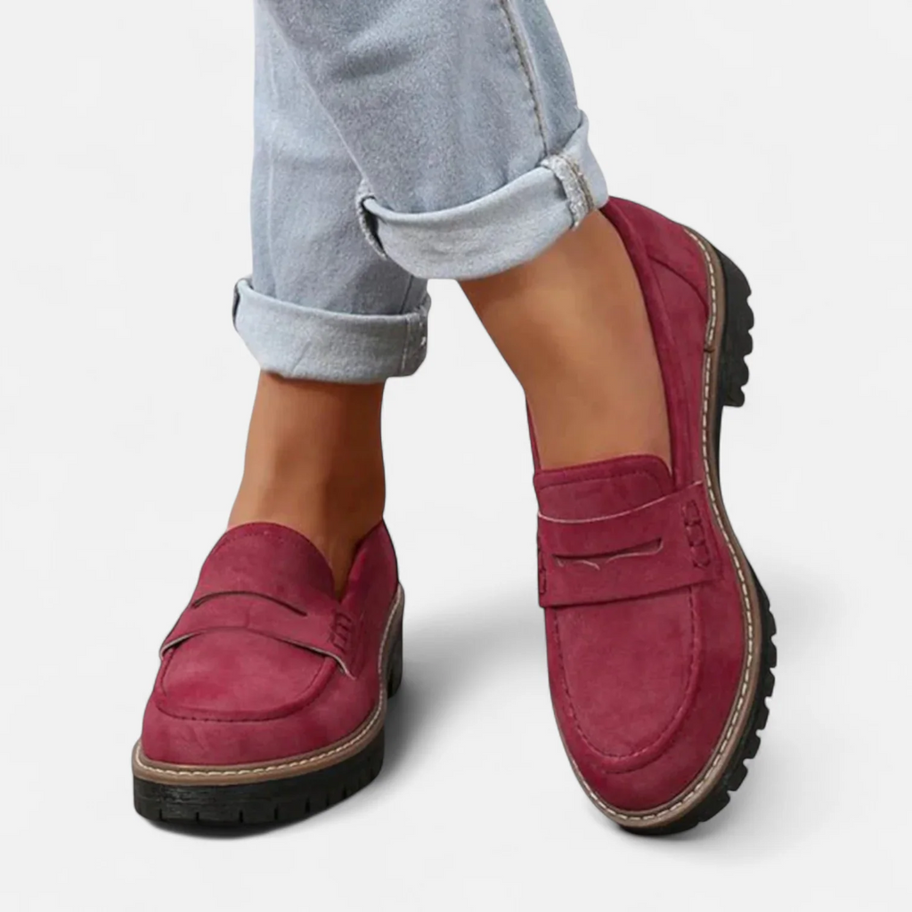 Női mokaszin pánttal, vastag talppal és kerek orral