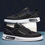 Niskie sneakersy męskie sznurowane z jasną podeszwą i ozdobnymi przeszyciami