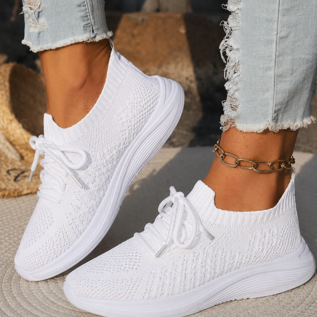 Damskie sneakersy z wiązaniem, niską cholewką i teksturowaną powierzchnią