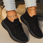Damskie sneakersy z wiązaniem, niską cholewką i teksturowaną powierzchnią