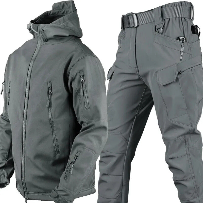 Férfi outdoor szett kapucnis dzsekivel és cargo nadrággal